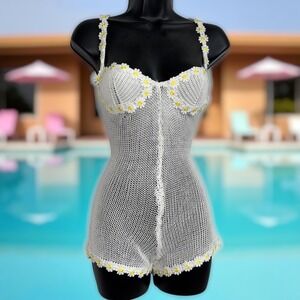 New S Daisy Romper Crochet Knit Bodysuit White‎ Vintage Festival Outfit Retro